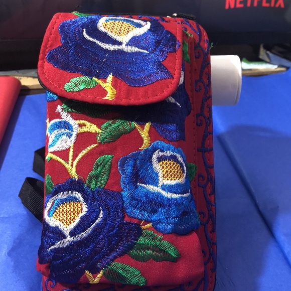 Oaxaca Wallet. Red with blue embroidered flowers. - Picture 2 of 7